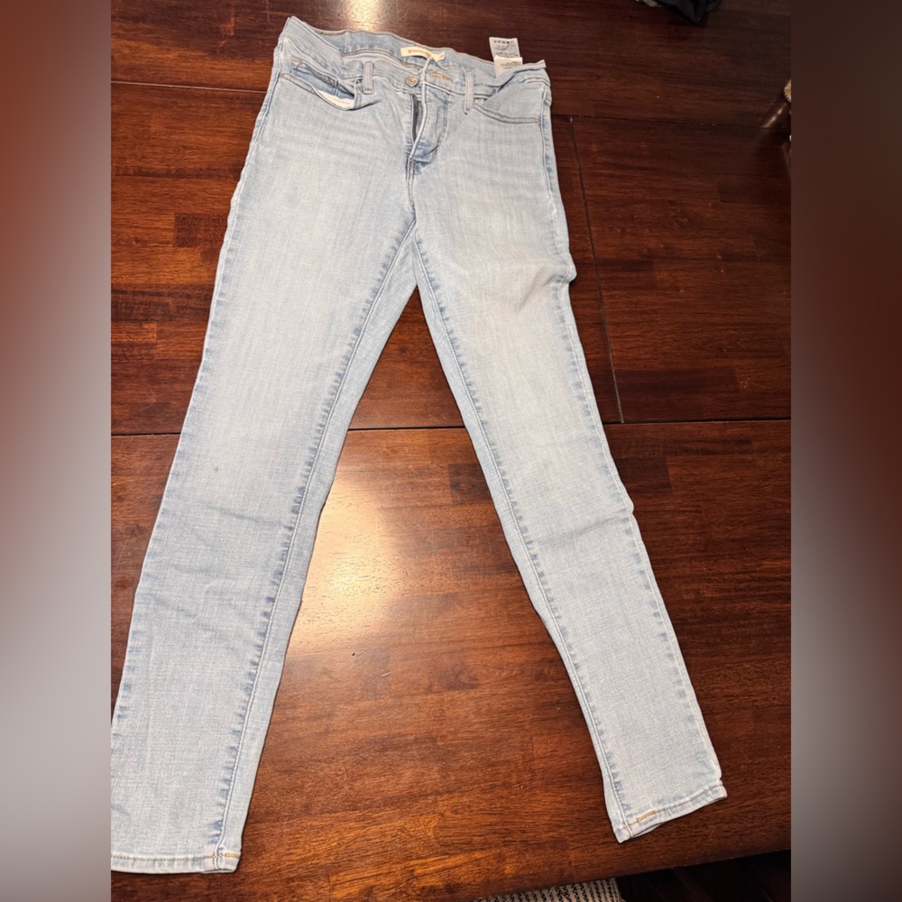 Levi’s 311 Jeans